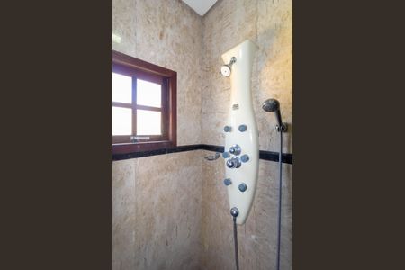 Casa à venda com 223m², 2 quartos e 10 vagas Casa à venda com 223m², 2 quartos e 10 vagasBanheiro da Suíte 1