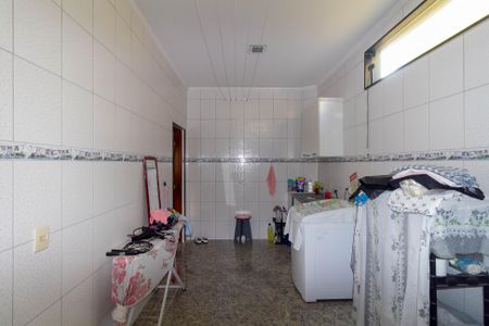 Casa à venda com 223m², 2 quartos e 10 vagas Casa à venda com 223m², 2 quartos e 10 vagasÁrea de Serviço