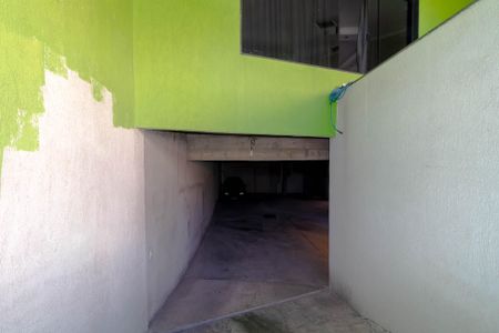 Casa à venda com 223m², 2 quartos e 10 vagas Casa à venda com 223m², 2 quartos e 10 vagasGaragem