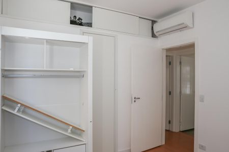 Quarto de apartamento para alugar com 2 quartos, 135m² em Perdizes, São Paulo