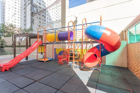 Apartamento para alugar com 43m², 2 quartos e 1 vaga Apartamento para alugar com 43m², 2 quartos e 1 vagaÁrea comum - Playground