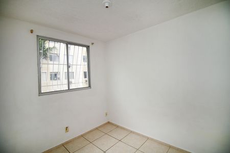 Quarto 2 de apartamento para alugar com 2 quartos, 50m² em Parada de Lucas, Rio de Janeiro