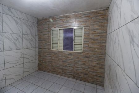 Quarto 2 de casa para alugar com 2 quartos, 75m² em Vila Janete, Carapicuíba