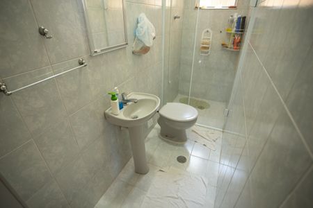 Casa à venda com 200m², 3 quartos e 3 vagasBANHEIRO DA SUÍTE