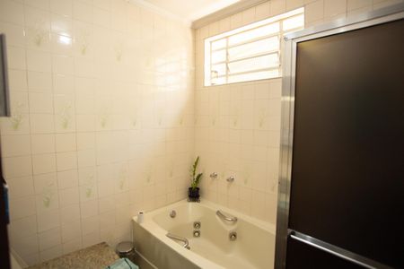 Casa à venda com 200m², 3 quartos e 3 vagasBANHEIRO