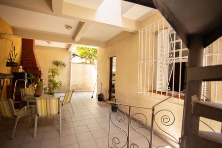 Casa à venda com 200m², 3 quartos e 3 vagasVARANDA E ÁREA GOURMET