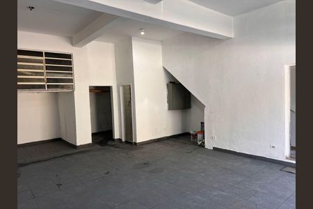 Casa à venda com 3 quartos, 200m² em Vila Invernada, São Paulo