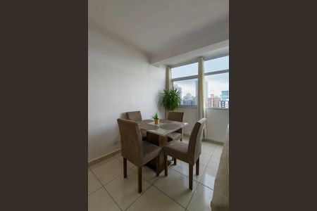 Apartamento para alugar com 69m², 1 quarto e 1 vagaSala