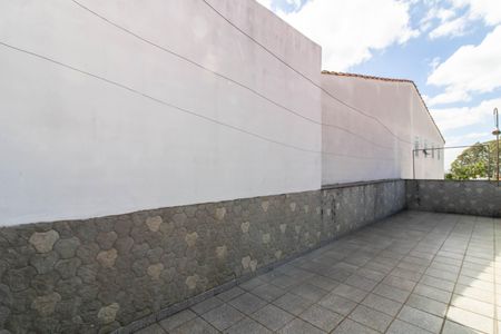 Casa à venda com 151m², 2 quartos e 3 vagas Casa à venda com 151m², 2 quartos e 3 vagasTerraço