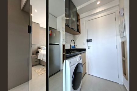 Studio para alugar com 27m², 1 quarto e sem vaga Studio para alugar com 27m², 1 quarto e sem vagaCozinha e Área de Serviço