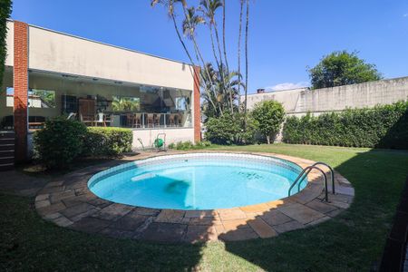 Casa à venda com 323m², 4 quartos e 4 vagas Casa à venda com 323m², 4 quartos e 4 vagasÁrea externa