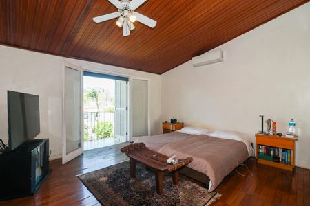 Casa à venda com 323m², 4 quartos e 4 vagas Casa à venda com 323m², 4 quartos e 4 vagasSuíte 1