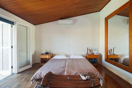 Casa à venda com 323m², 4 quartos e 4 vagas Casa à venda com 323m², 4 quartos e 4 vagasSuíte 1