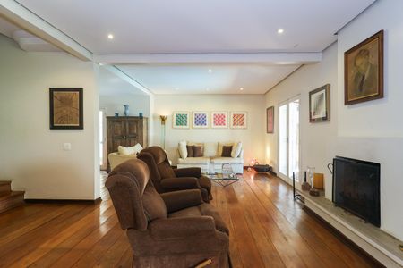 Sala de casa à venda com 4 quartos, 323m² em Jardim Leonor, São Paulo