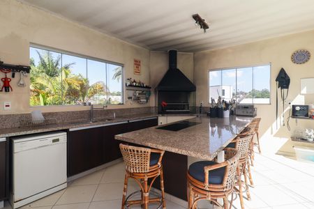 Casa à venda com 323m², 4 quartos e 4 vagas Casa à venda com 323m², 4 quartos e 4 vagasEspaço Gourmet