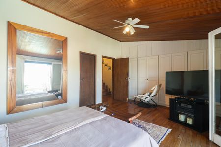 Casa à venda com 323m², 4 quartos e 4 vagas Casa à venda com 323m², 4 quartos e 4 vagasSuíte 1