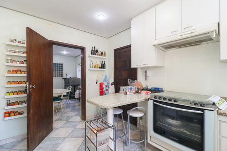 Casa à venda com 323m², 4 quartos e 4 vagas Casa à venda com 323m², 4 quartos e 4 vagasCozinha