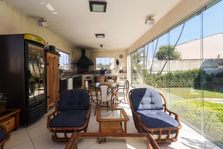 Casa à venda com 323m², 4 quartos e 4 vagas Casa à venda com 323m², 4 quartos e 4 vagasEspaço Gourmet