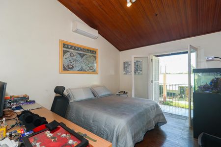 Casa à venda com 323m², 4 quartos e 4 vagas Casa à venda com 323m², 4 quartos e 4 vagasSuíte 2