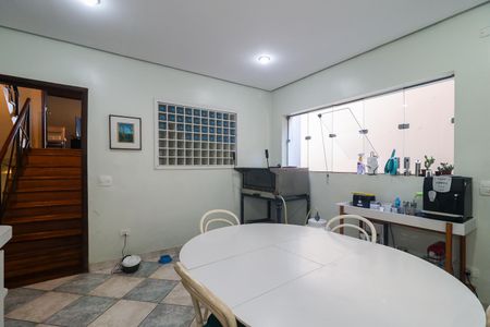 Casa à venda com 323m², 4 quartos e 4 vagas Casa à venda com 323m², 4 quartos e 4 vagasCopa