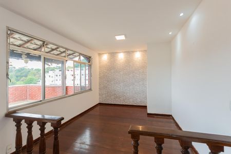 Sala de apartamento à venda com 3 quartos, 120m² em Benfica, Rio de Janeiro