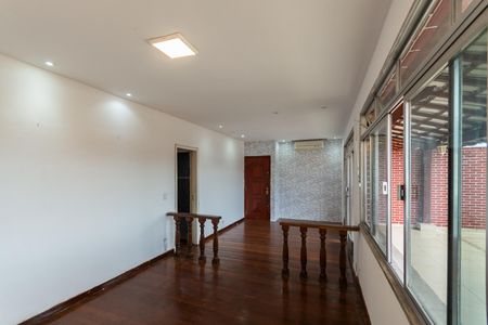 Sala de apartamento à venda com 3 quartos, 120m² em Benfica, Rio de Janeiro