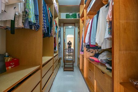 Apartamento à venda com 361m², 3 quartos e 4 vagasSuíte 1 - Closet