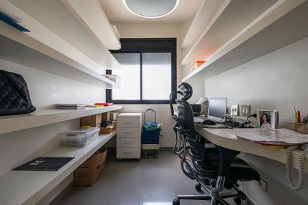 Apartamento à venda com 361m², 3 quartos e 4 vagasÁrea de Serviço - Escritório