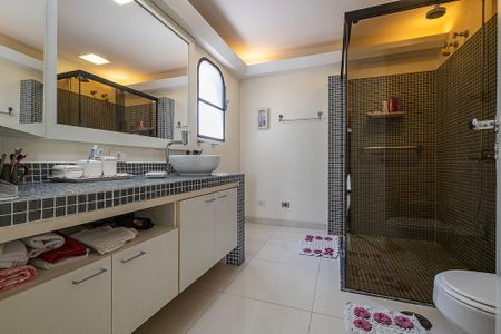 Apartamento à venda com 361m², 3 quartos e 4 vagasSuíte 1 - Banheiro
