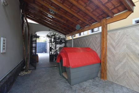 Garagem de casa à venda com 4 quartos, 315m² em Planalto Paulista, São Paulo