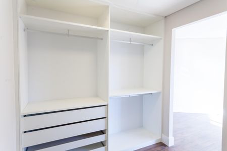 Casa de condomínio para alugar com 450m², 5 quartos e 4 vagascloeset suite 