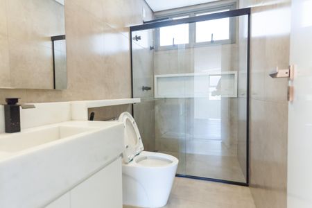 Casa de condomínio para alugar com 450m², 5 quartos e 4 vagasBanheiro Social