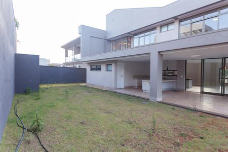 Casa de condomínio para alugar com 450m², 5 quartos e 4 vagasÁrea externa