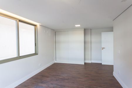 Casa de condomínio para alugar com 450m², 5 quartos e 4 vagasquarto 1