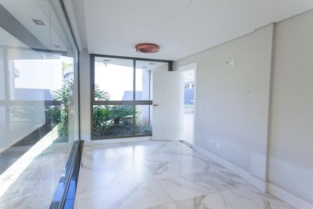 Casa de condomínio para alugar com 450m², 5 quartos e 4 vagasHall de entrada