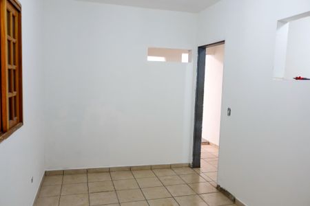 Casa à venda com 374m², 5 quartos e 6 vagas Casa à venda com 374m², 5 quartos e 6 vagasQuarto 4