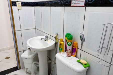 Casa à venda com 374m², 5 quartos e 6 vagas Casa à venda com 374m², 5 quartos e 6 vagasBanheiro