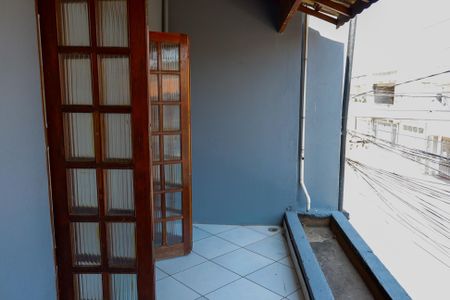 Casa à venda com 374m², 5 quartos e 6 vagas Casa à venda com 374m², 5 quartos e 6 vagasVaranda Quarto 3