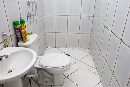 Casa à venda com 374m², 5 quartos e 6 vagas Casa à venda com 374m², 5 quartos e 6 vagasBanheiro