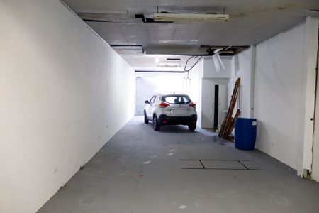 Casa à venda com 374m², 5 quartos e 6 vagas Casa à venda com 374m², 5 quartos e 6 vagasGaragem