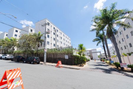 Fachada de apartamento para alugar com 2 quartos, 44m² em Califórnia, Contagem