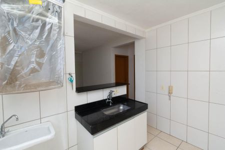 Cozinha e Área de Serviço de apartamento para alugar com 2 quartos, 44m² em Califórnia, Contagem