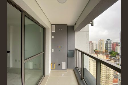 Varanda de kitnet/studio à venda com 1 quarto, 28m² em Santo Amaro, São Paulo