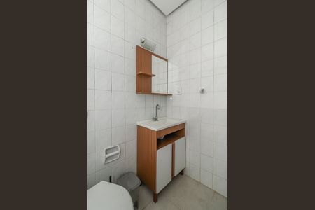 Banheiro de apartamento para alugar com 1 quarto, 77m² em São João, Porto Alegre