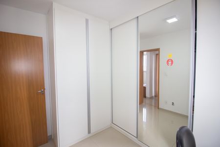 Quarto 2 de apartamento à venda com 2 quartos, 60m² em Alvorada, Contagem