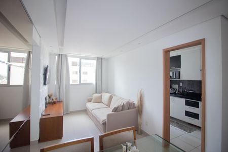 Sala de apartamento à venda com 2 quartos, 60m² em Alvorada, Contagem
