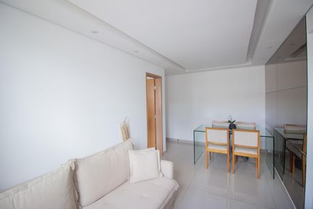 Sala de apartamento à venda com 2 quartos, 60m² em Alvorada, Contagem