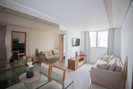 Sala de apartamento à venda com 2 quartos, 60m² em Alvorada, Contagem