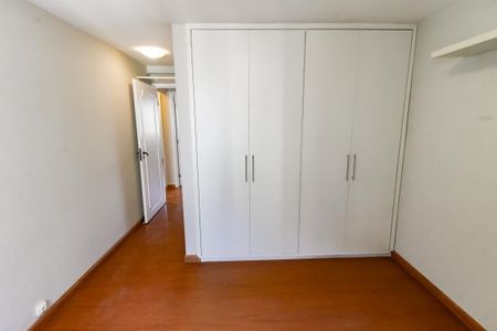 Apartamento para alugar com 110m², 3 quartos e 3 vagasQuarto 2 - Armários
