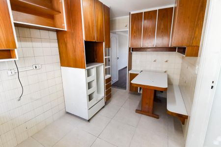 Apartamento para alugar com 110m², 3 quartos e 3 vagasCozinha - Armários